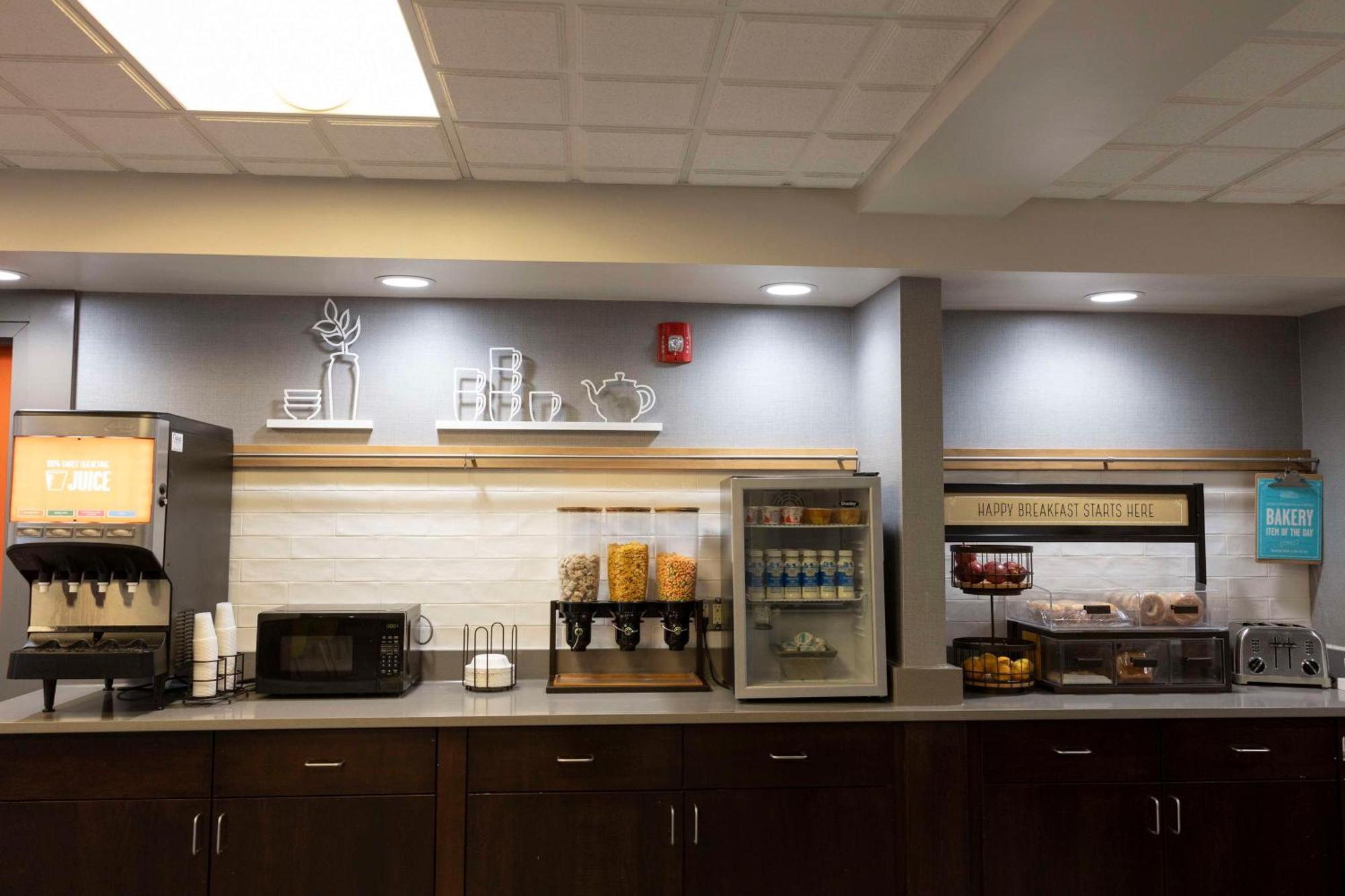 Hampton Inn Kent/Akron Area Bagian luar foto