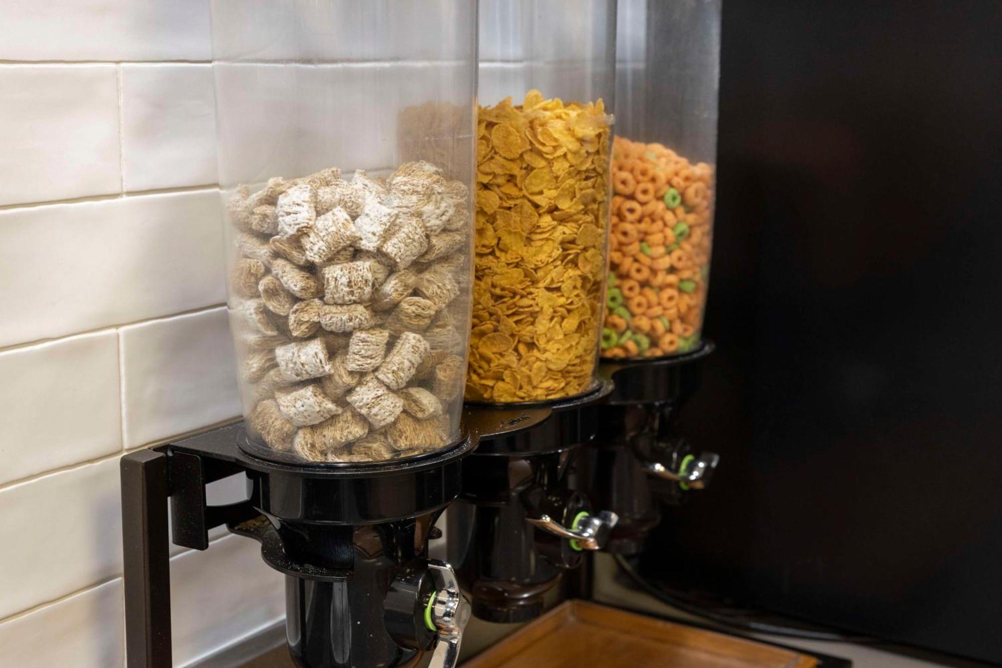 Hampton Inn Kent/Akron Area Bagian luar foto