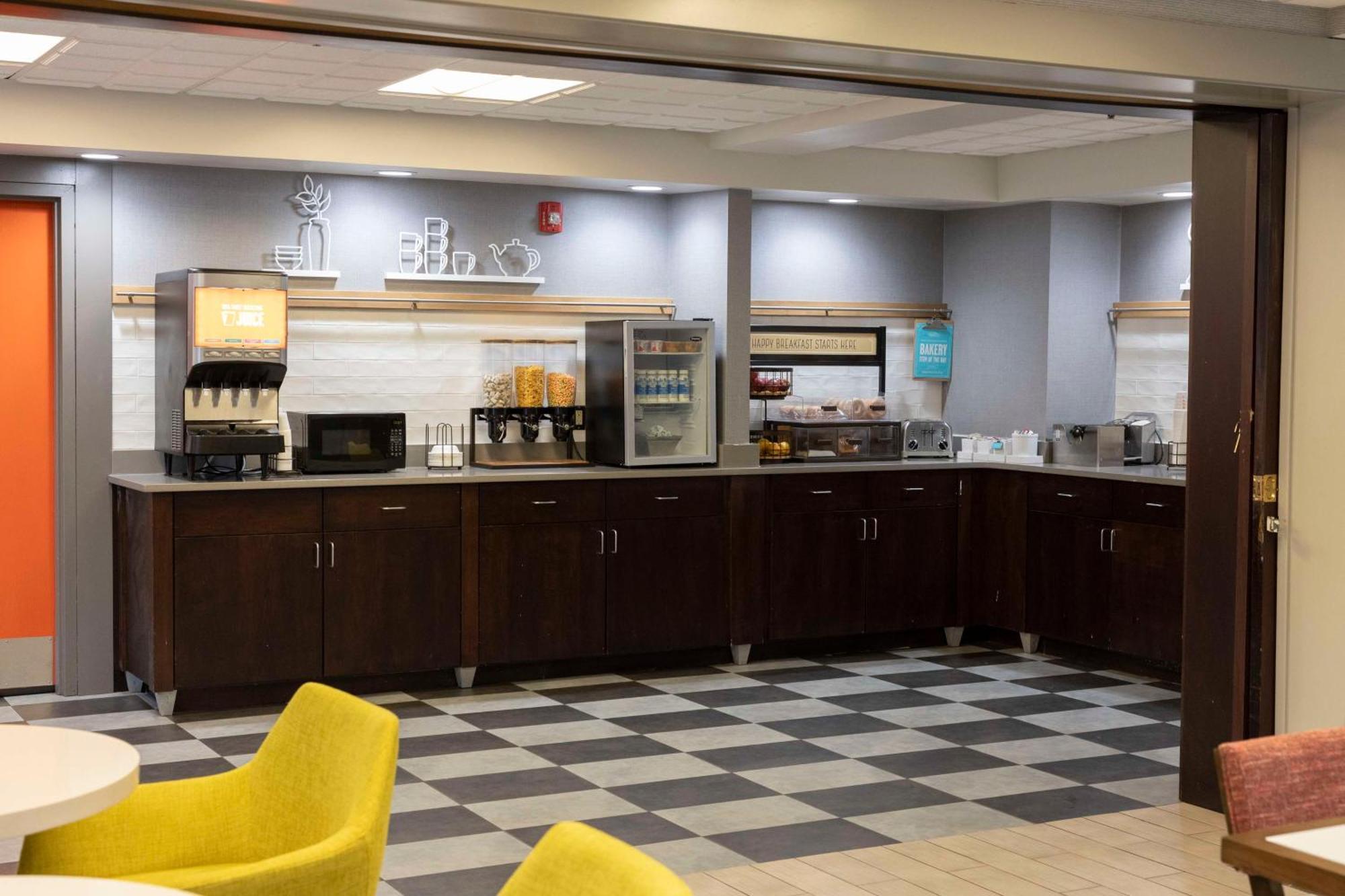Hampton Inn Kent/Akron Area Bagian luar foto