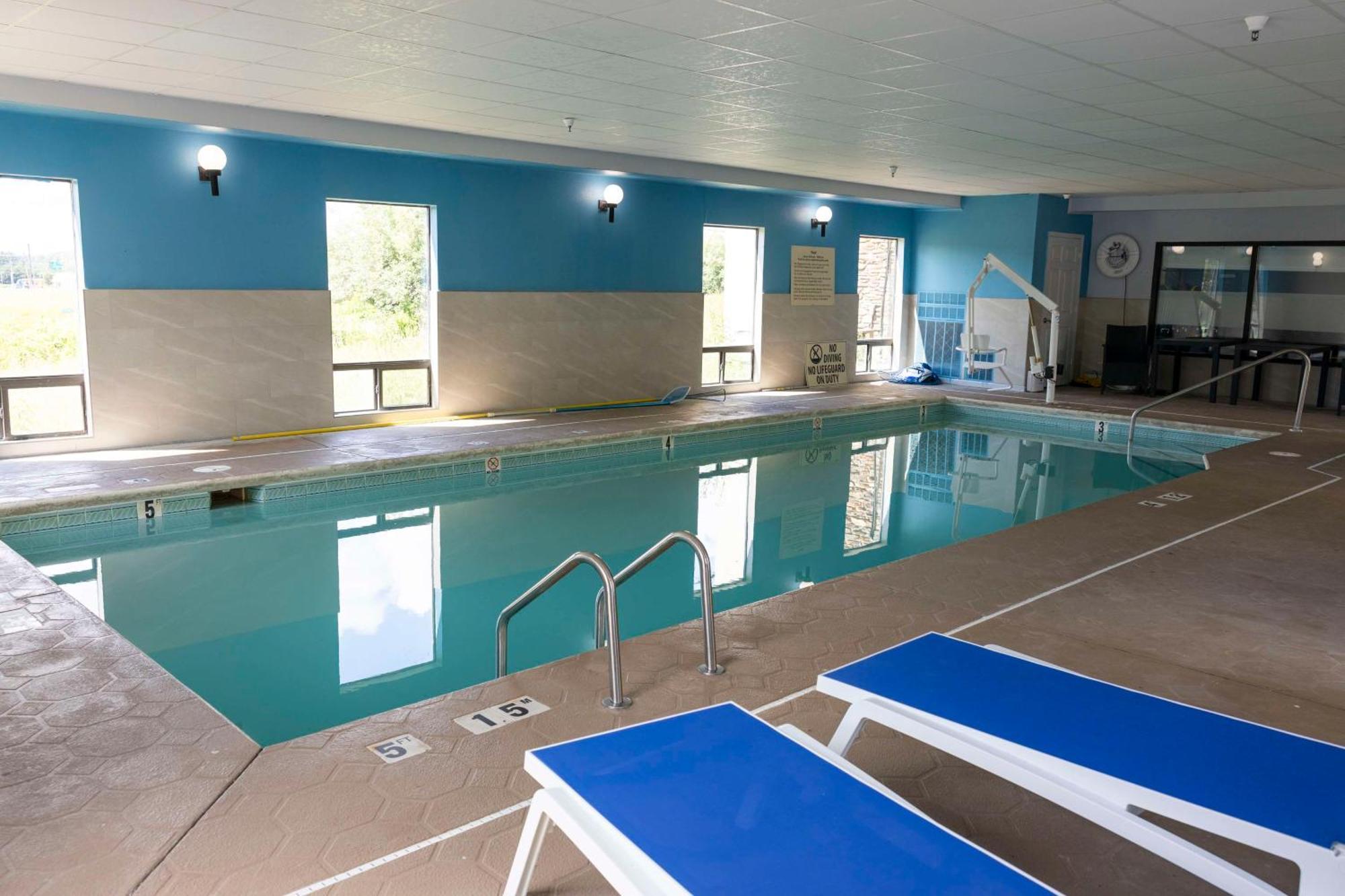 Hampton Inn Kent/Akron Area Bagian luar foto