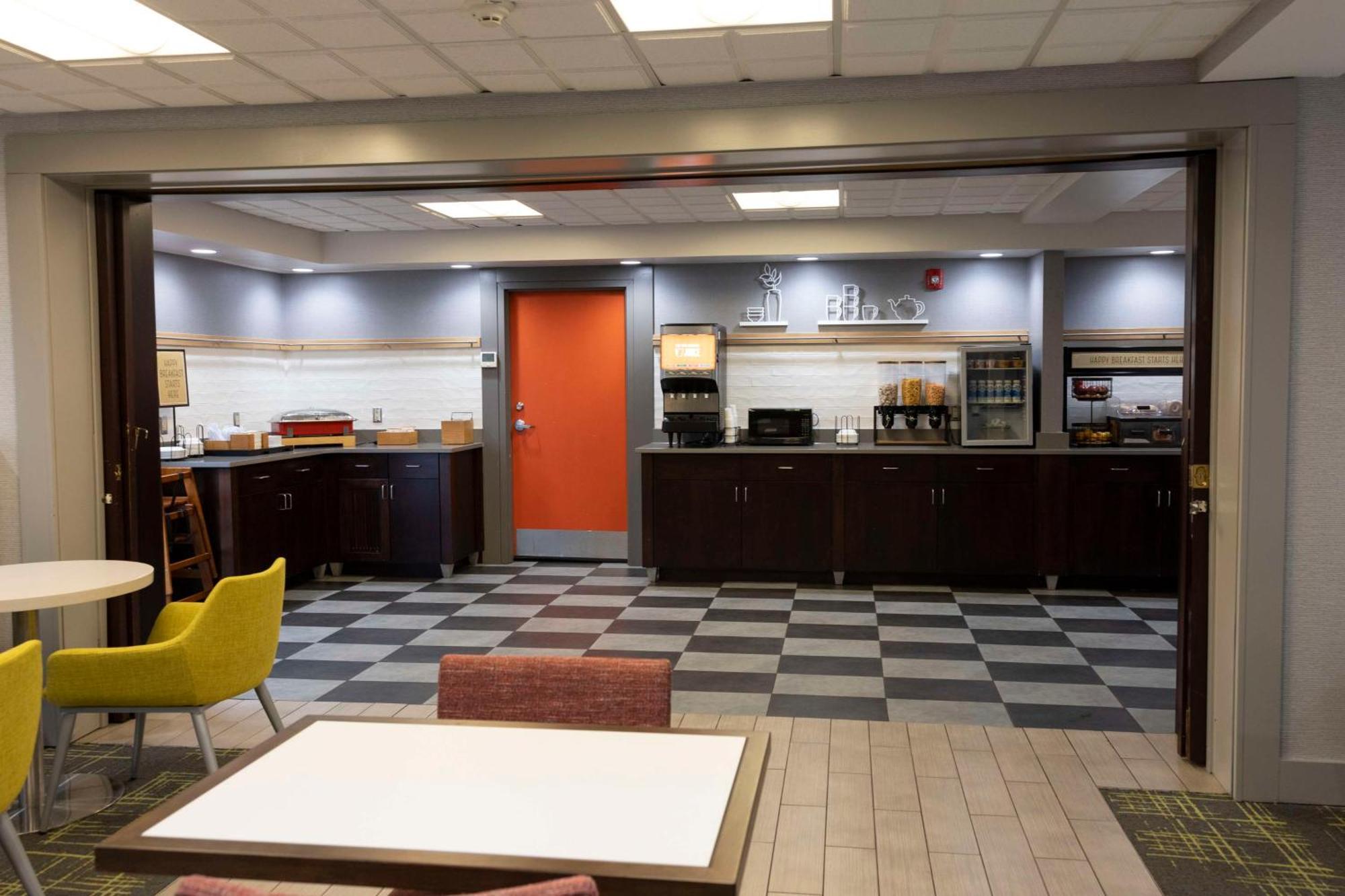 Hampton Inn Kent/Akron Area Bagian luar foto