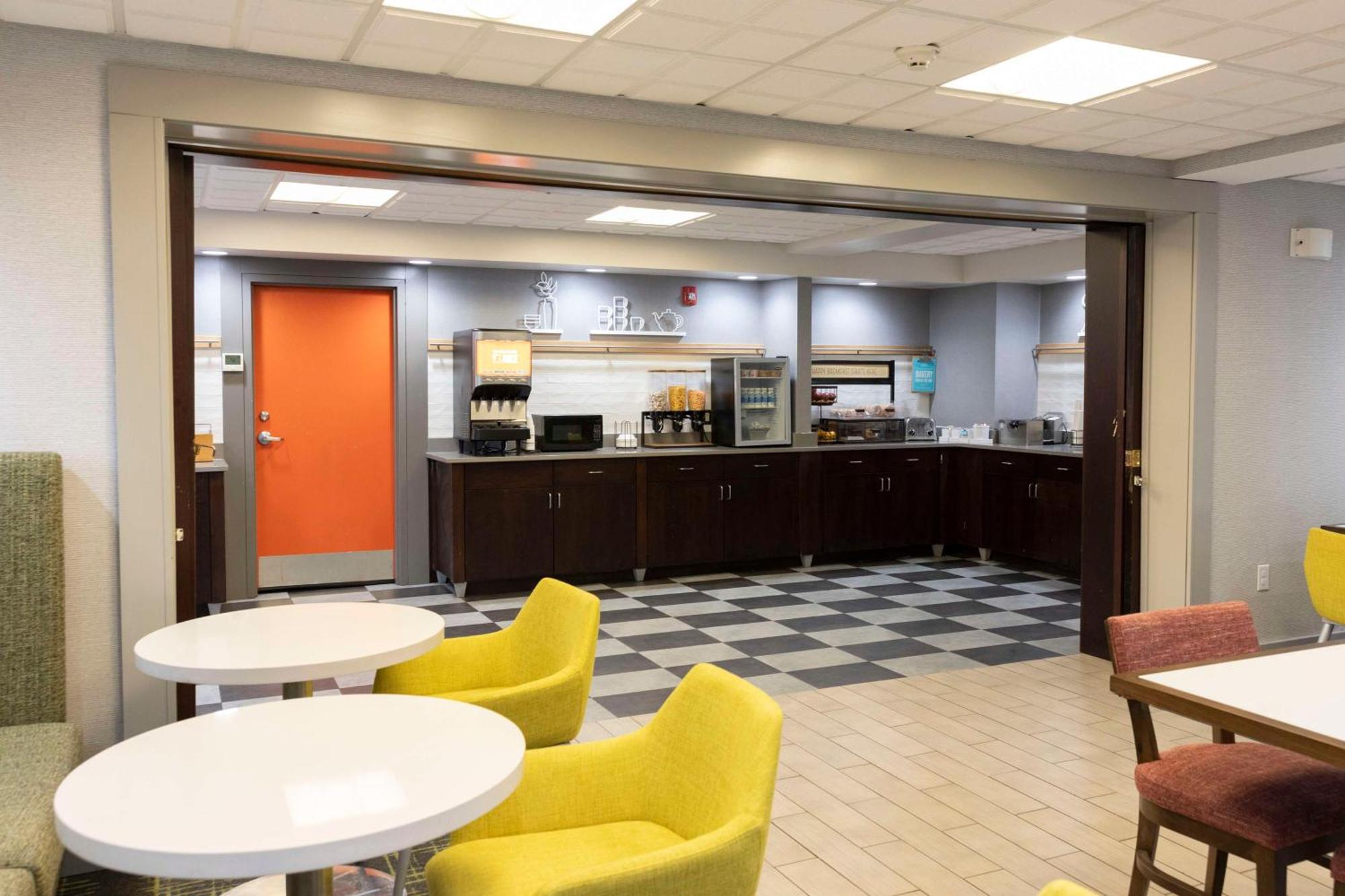 Hampton Inn Kent/Akron Area Bagian luar foto